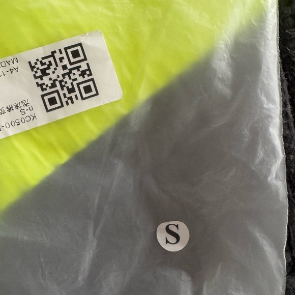 Vibrant Yellow Textured Leggings - Picture 4 of 4